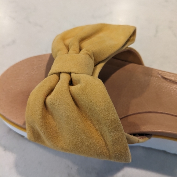 Ugg Yellow Platform Sandals - Picture 5 of 6